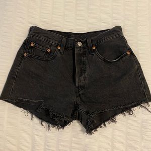Black Levi’s Shorts